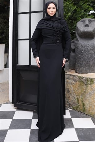 Omuz Detaylı Taş İşlemeli Ebru Tesettür Abiye Siyah