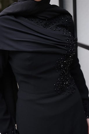 Omuz Detaylı Taş İşlemeli Ebru Tesettür Abiye Siyah