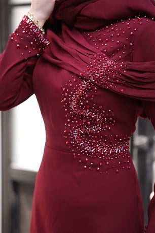 Omuz Detaylı Taş İşlemeli Ebru Tesettür Abiye Bordo