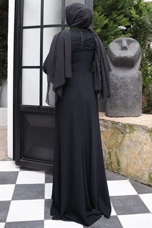 Omuz Detaylı Taş İşlemeli Ebru Tesettür Abiye Siyah