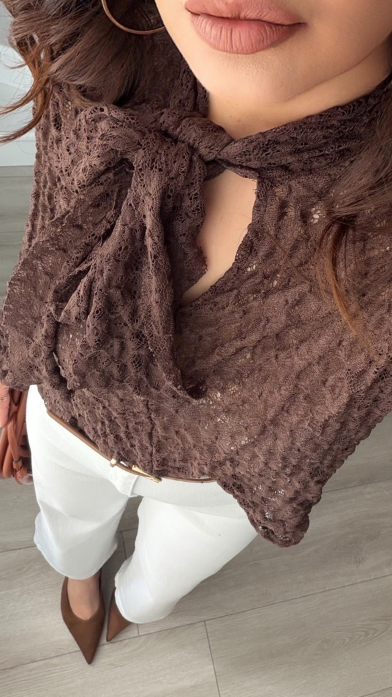 Acı Kahve Bağlama Detaylı Dantel Bluz