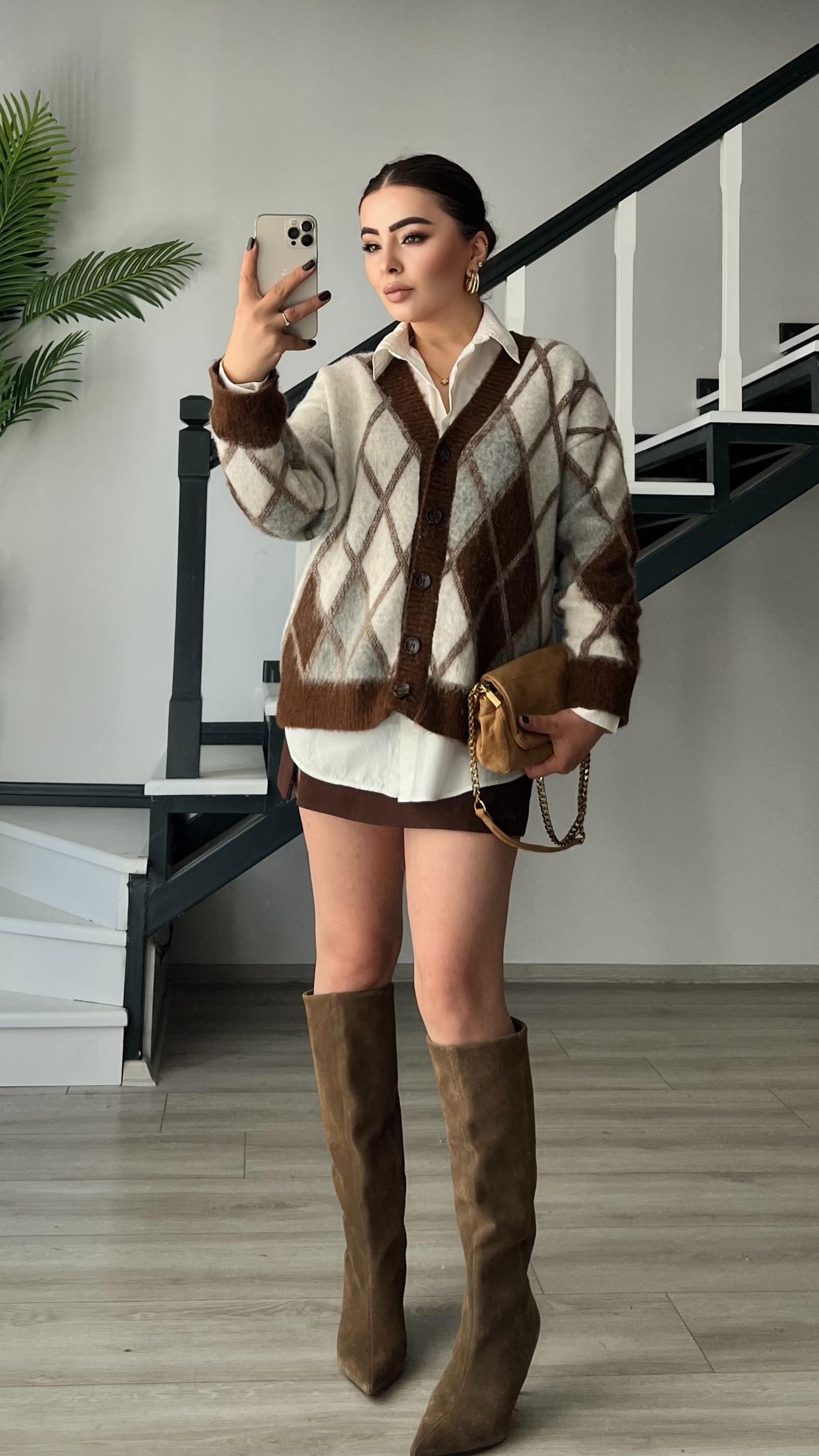 Dark Coffee Baklava Pattern Brushed Cardigan