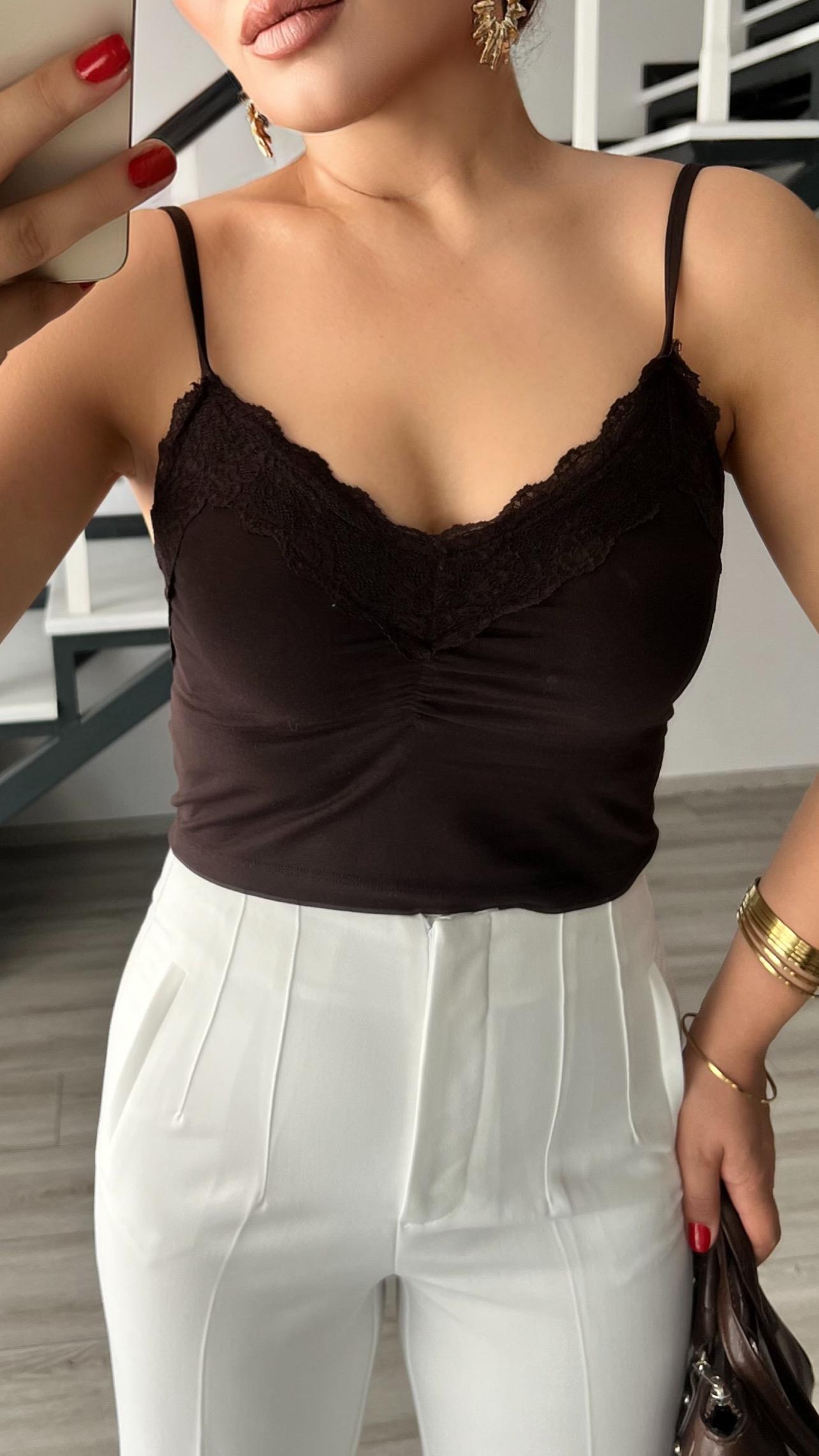 Acı Kahve Dantel Detaylı Bluz