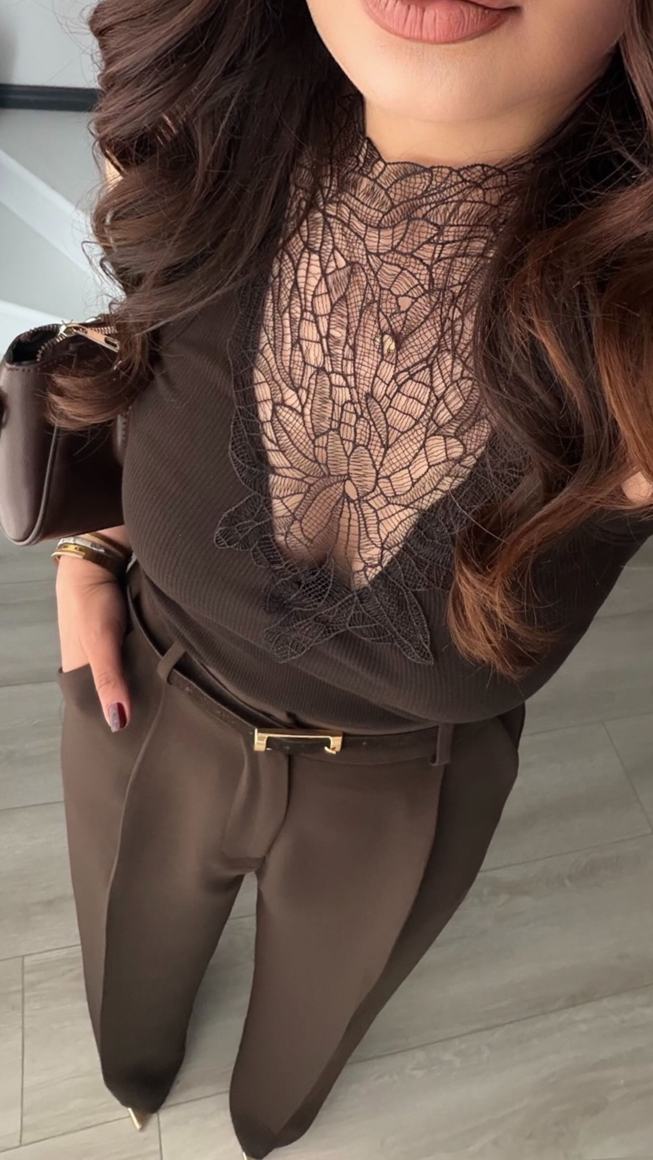 Acı Kahve Dantel Detaylı Kolsuz Triko Bluz