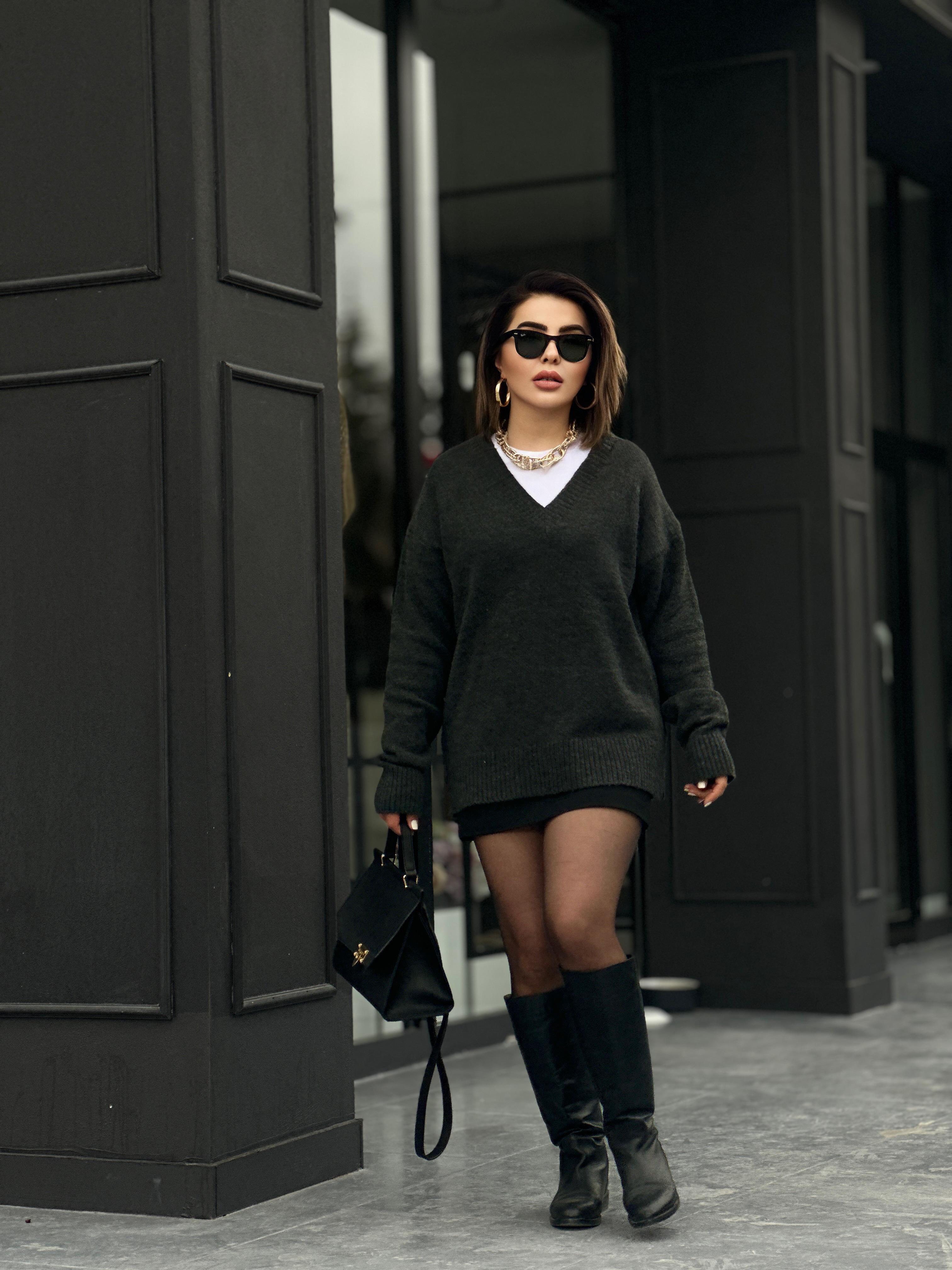 Anthracite V-Neck Loose-Fitting Basic Knit Sweater