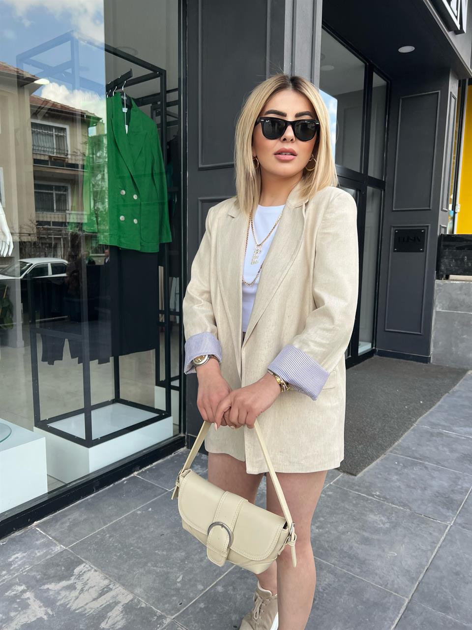 Astarı Çizgili Keten Blazer Ceket