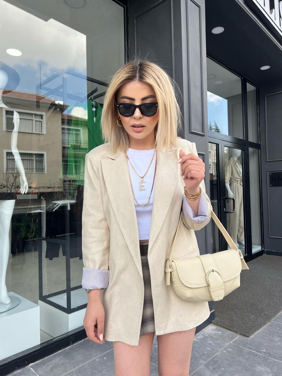 Astarı Çizgili Keten Blazer Ceket