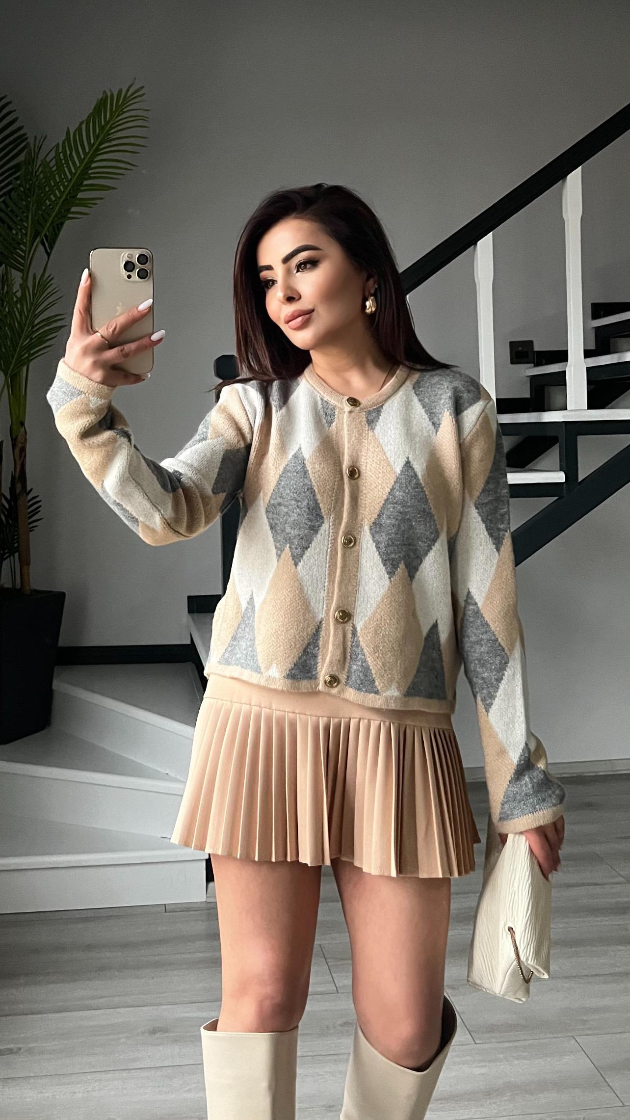 Bej - Gri Melanj - Krem Gold Düğme Detaylı Baklava Desen Hırka 
