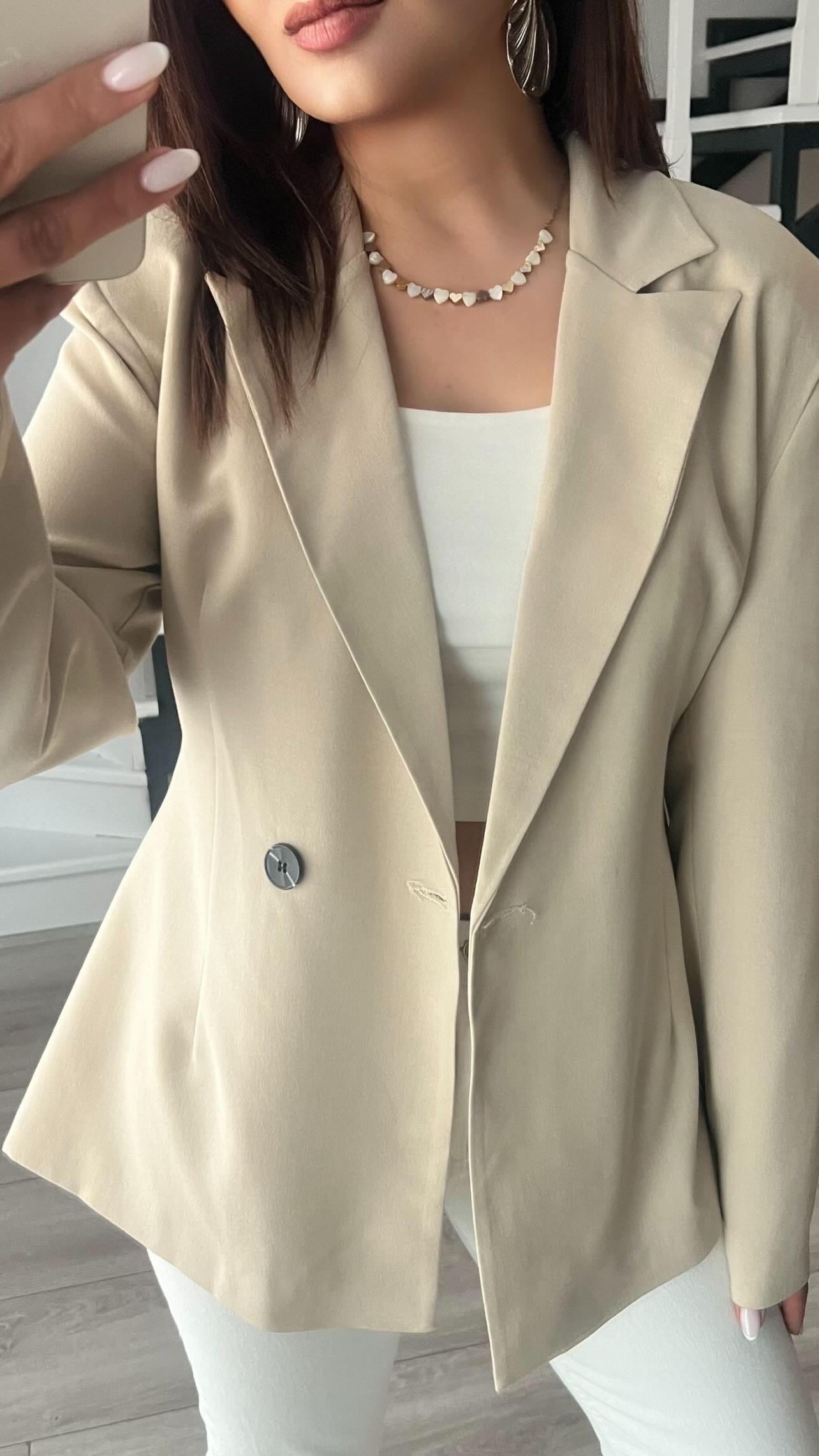 Bej Volanlı Bel Oturtmalı Blazer Ceket