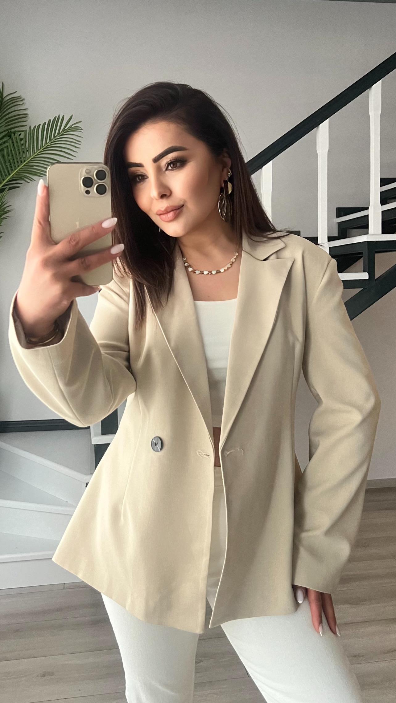 Bej Volanlı Bel Oturtmalı Blazer Ceket