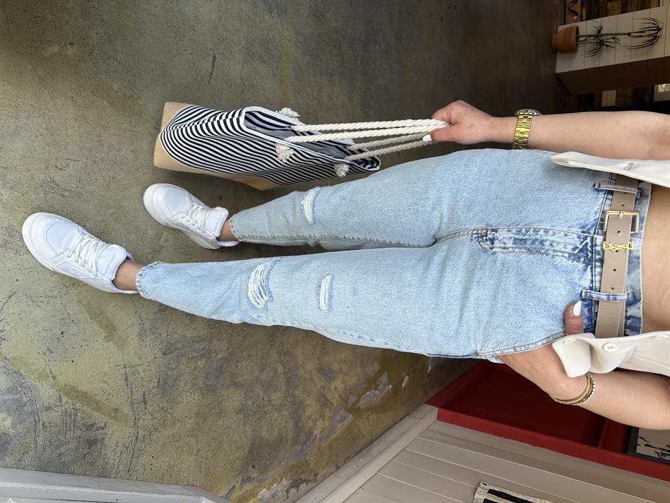 Bel Lastikli Yırtıklı Mom Jean