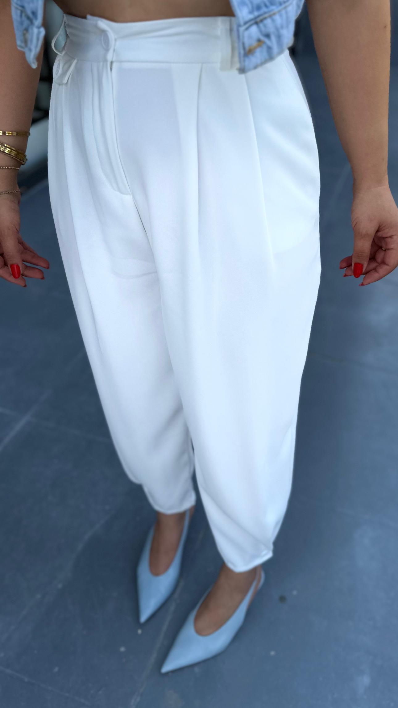 Beyaz Crep Kumaş Paça Düğmeli Pantolon 