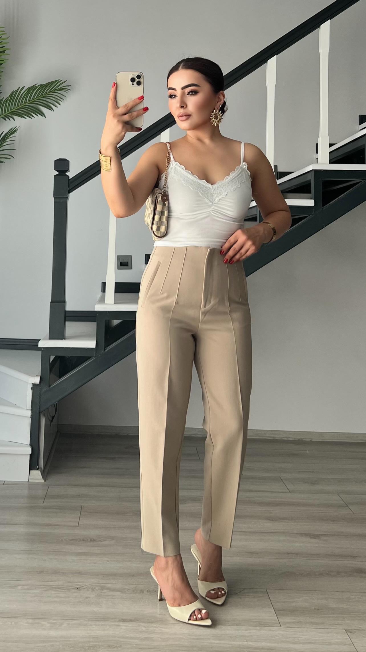 Beyaz Dantel Detaylı Bluz