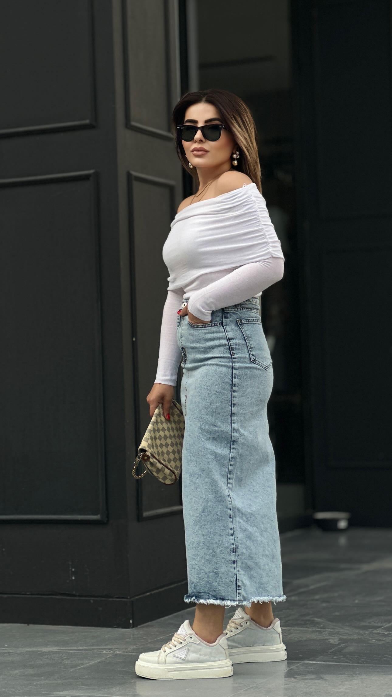 White Madonna Neck Blouse with Side Gathering