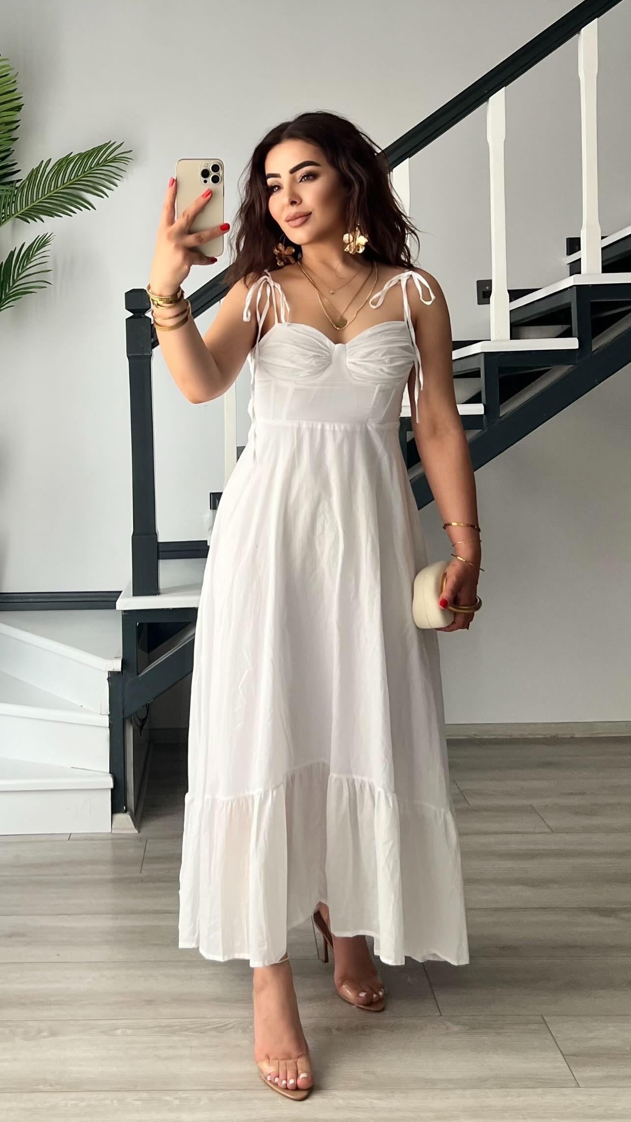 White Brand Model Ruffled Lined Dress