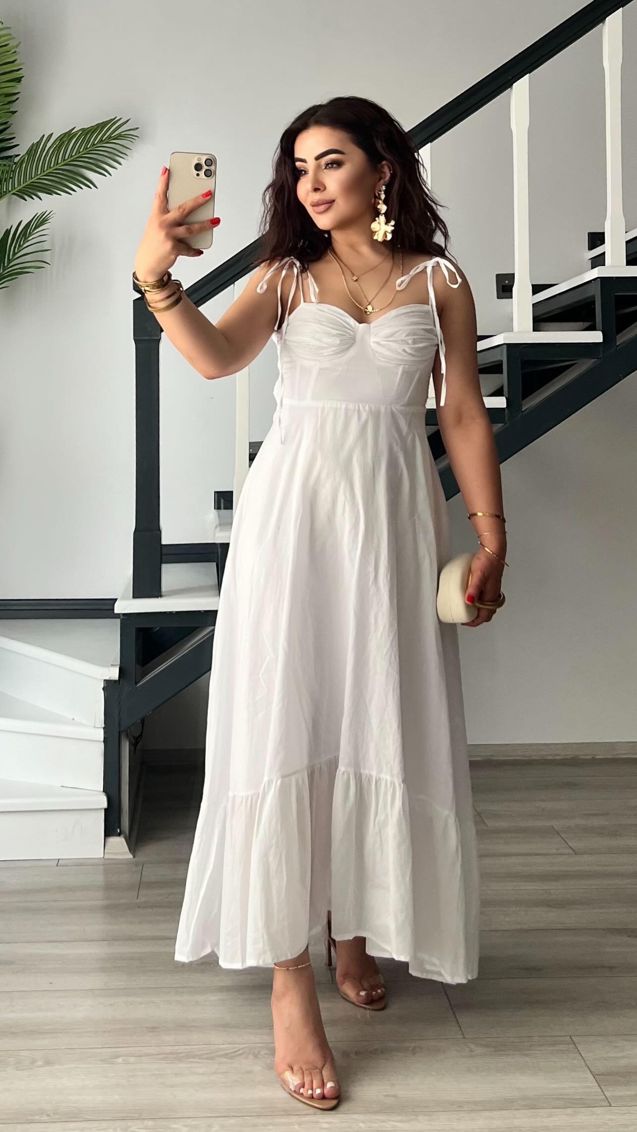 White Brand Model Ruffled Lined Dress