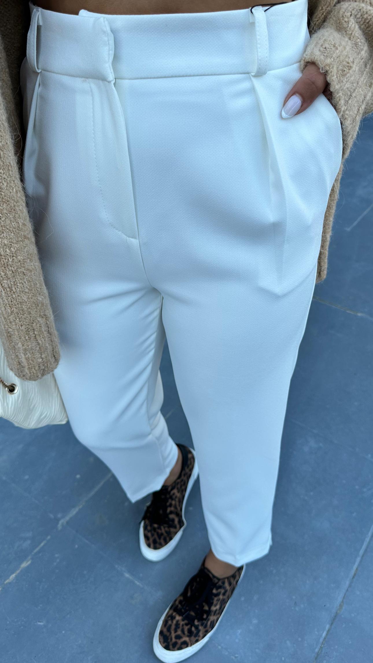 Beyaz Paça Yırtmaçlı Crep Kumaş Klasik Pantolon