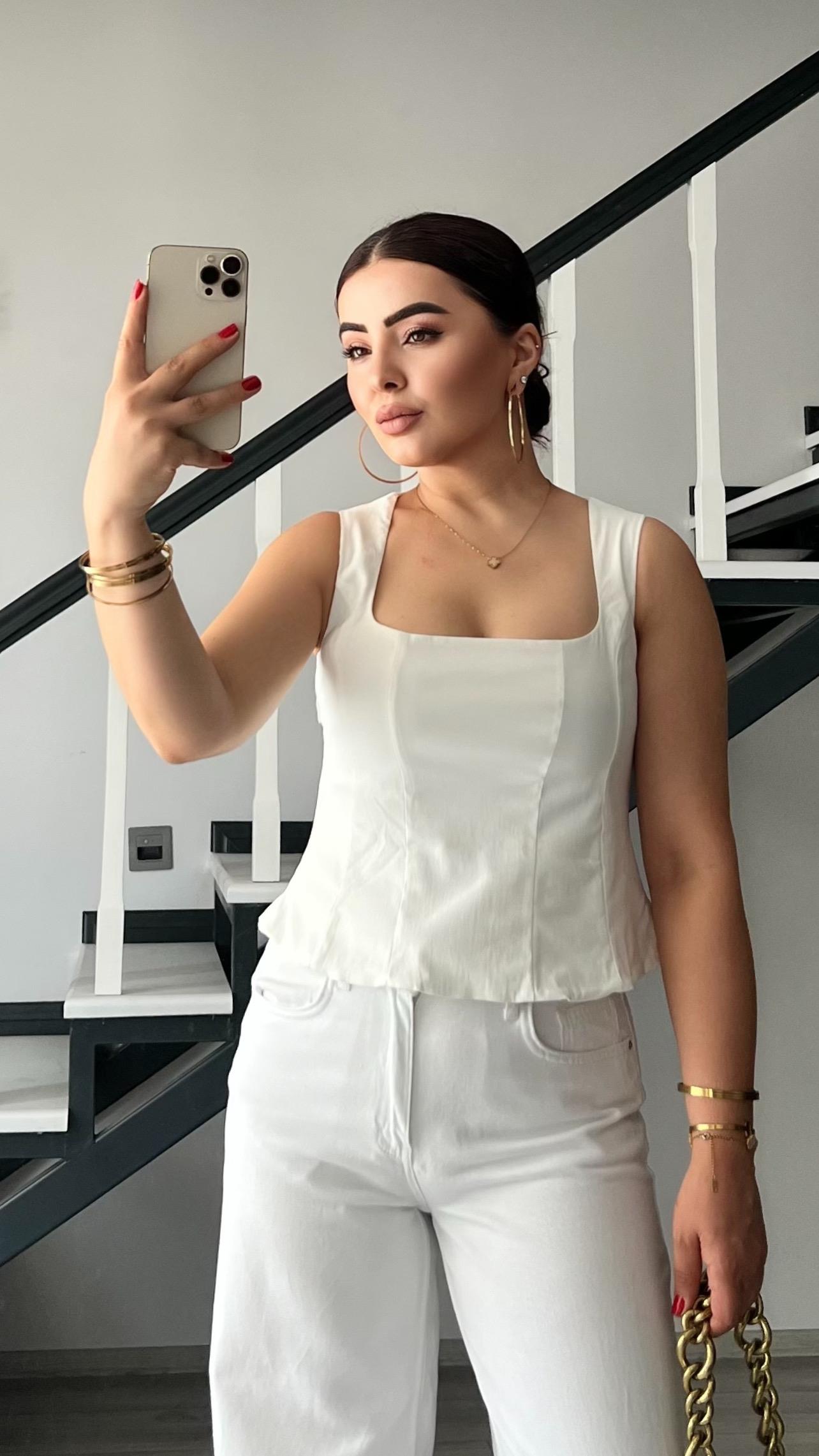 Beyaz Peplum Korse Bluz