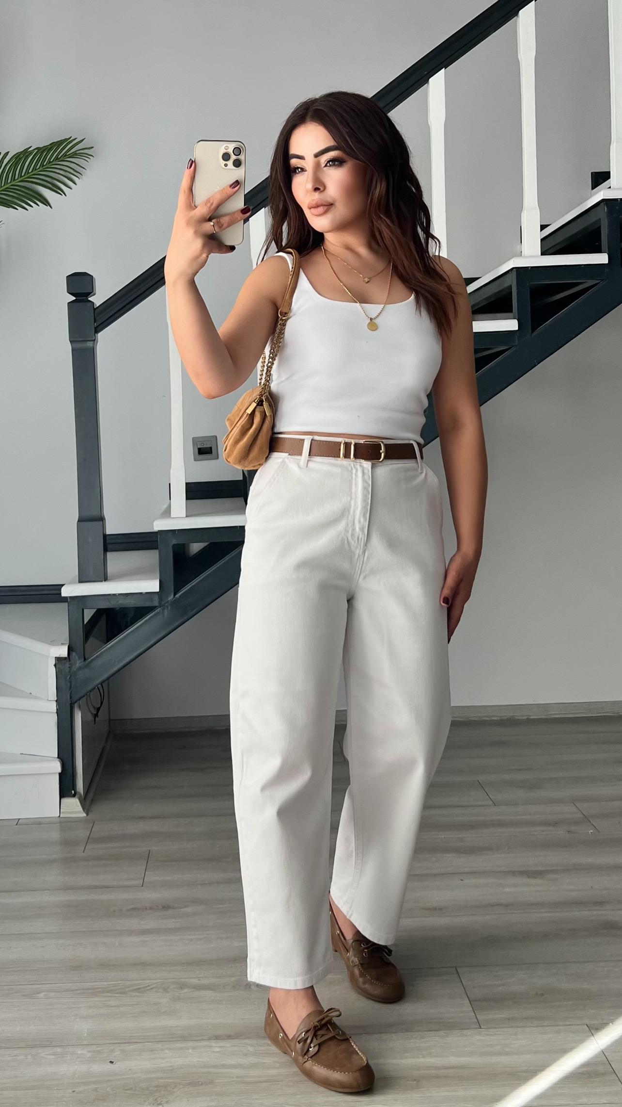 Beyaz Skater Mom Jean