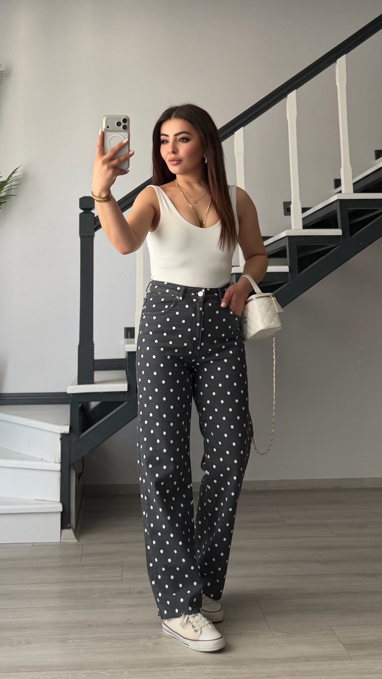 Beyaz V Yaka Bodysuit