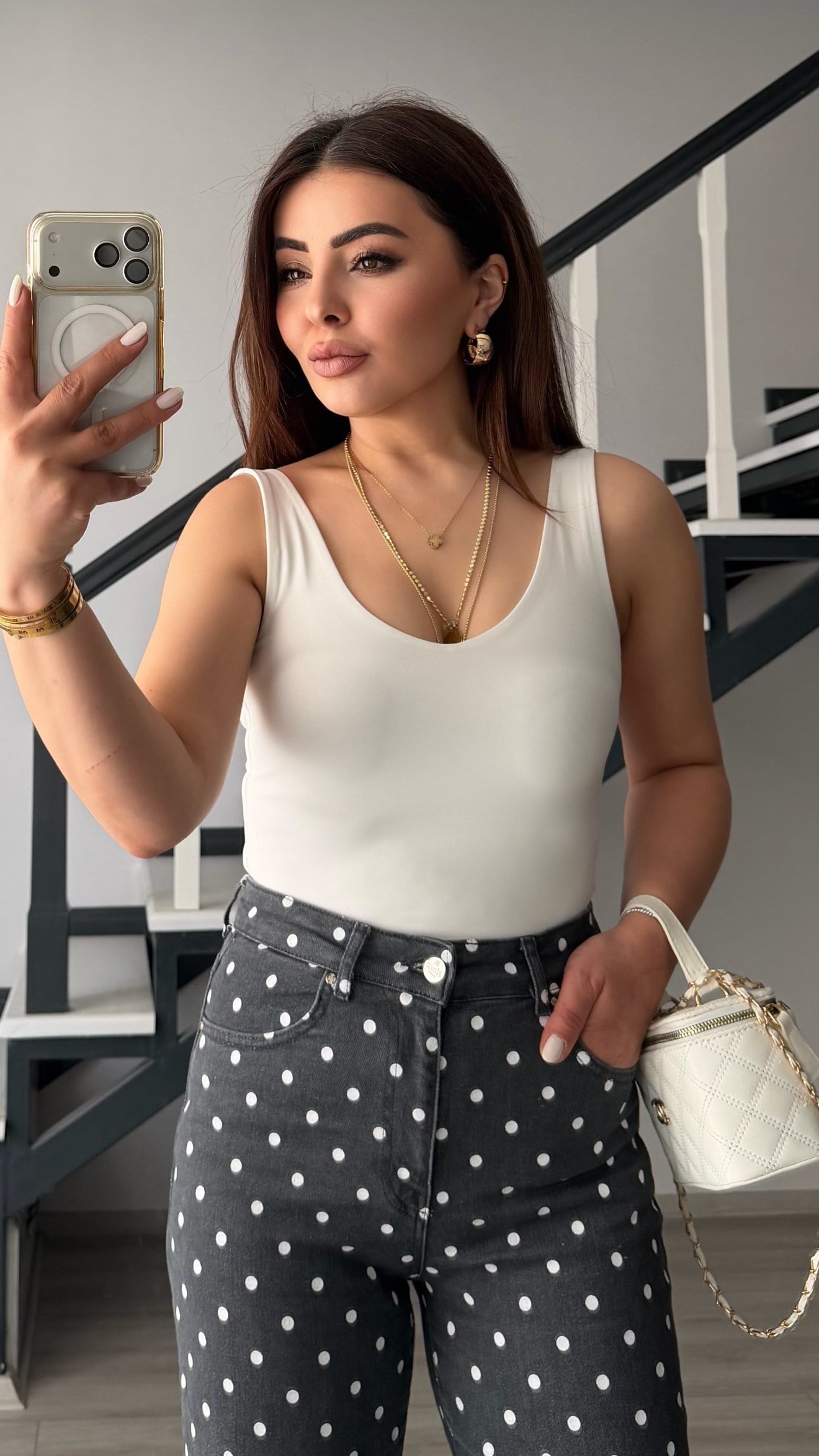 Beyaz V Yaka Bodysuit