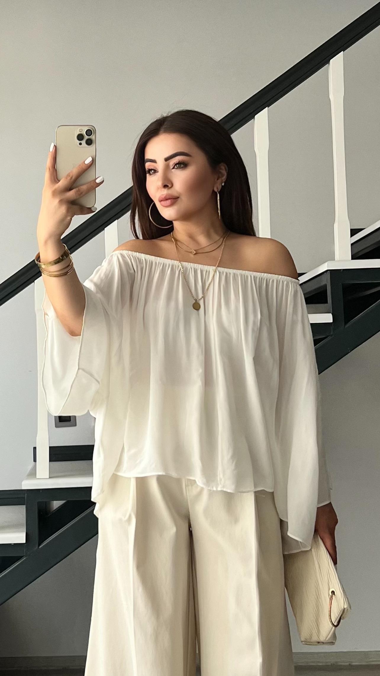 Beyaz Yakası Lastikli Bluz
