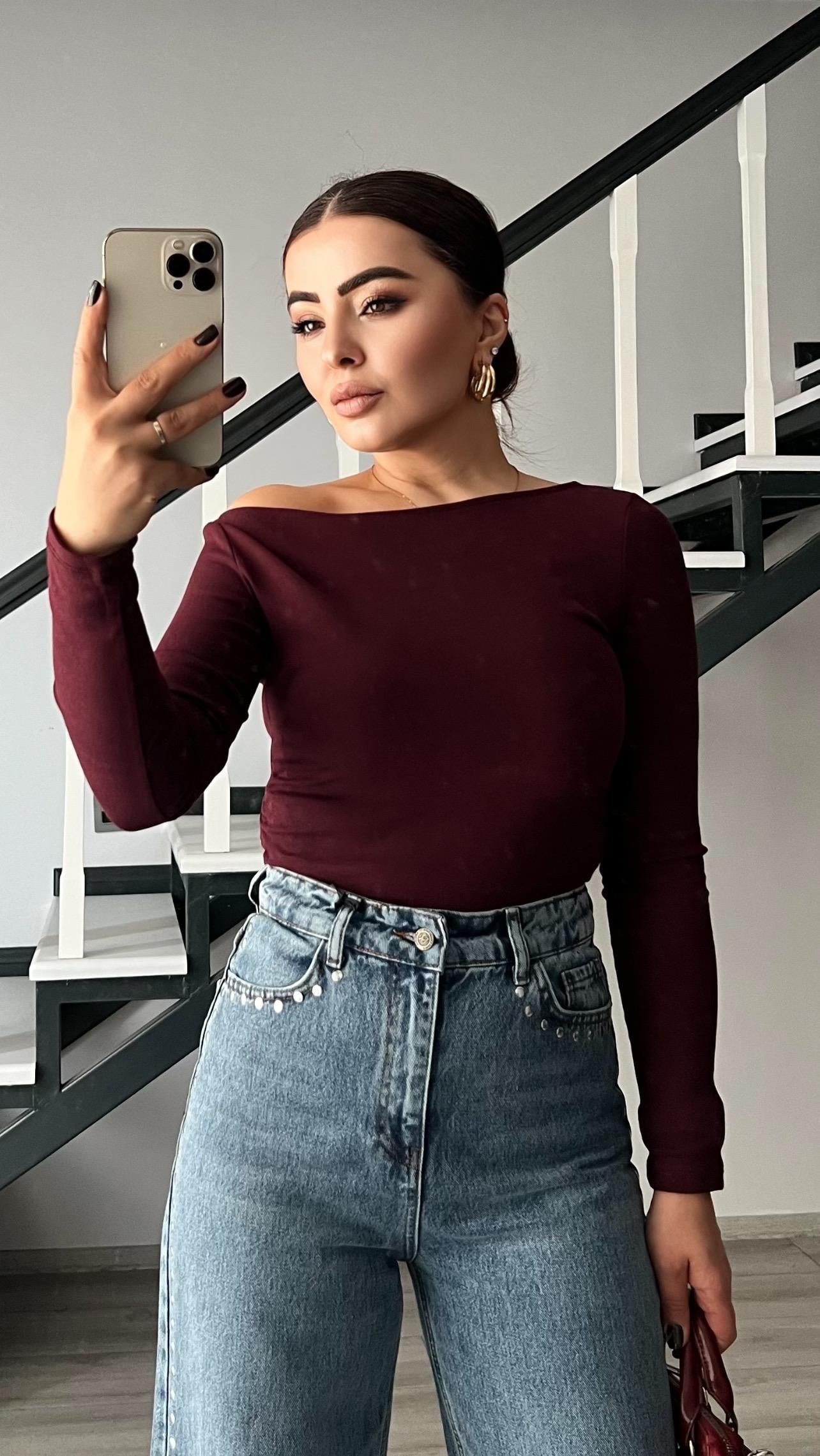 Bordo Büzgülü Kayık Yaka Bluz
