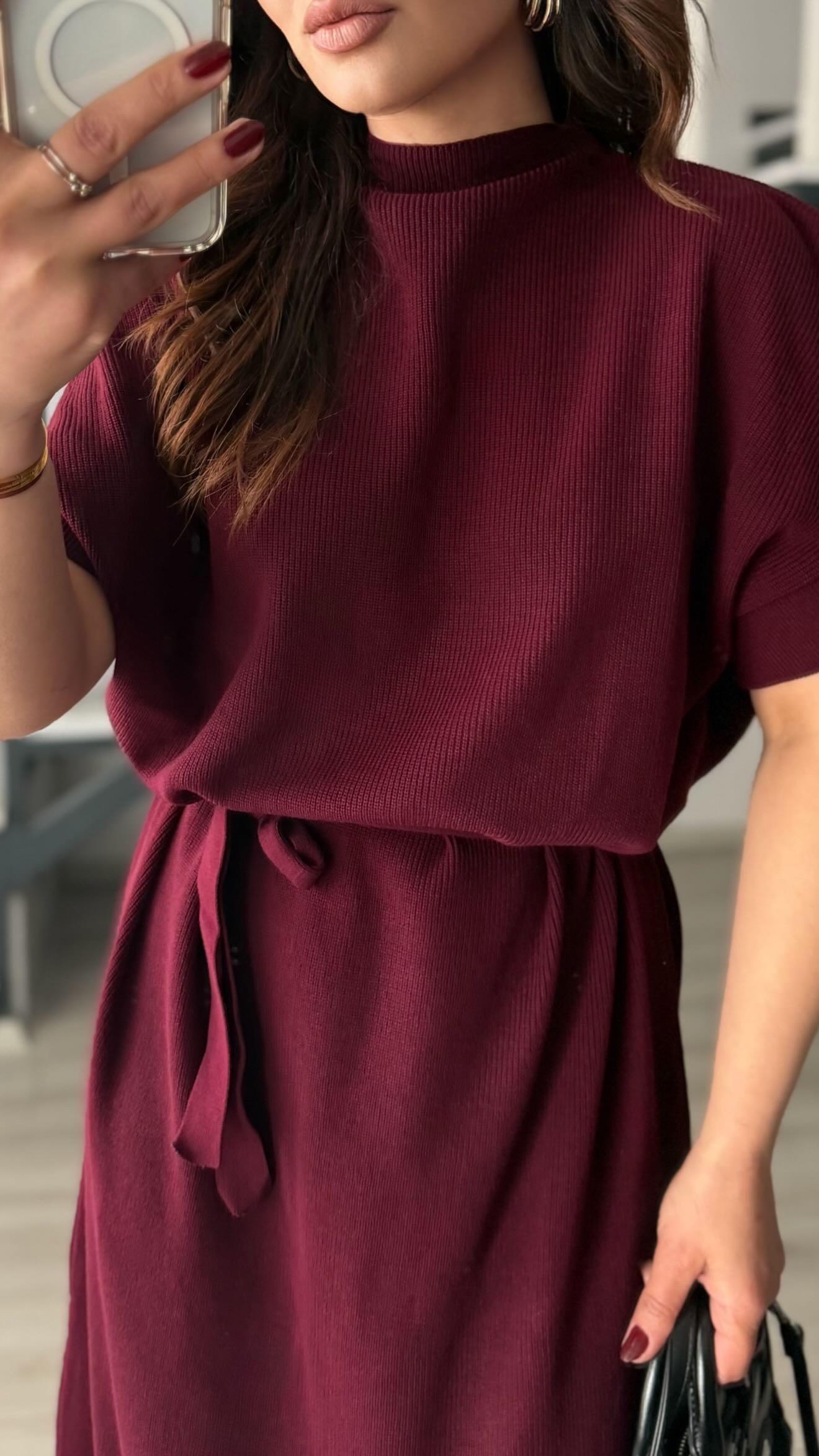 Bordo Dik Yaka Kuşaklı Fitilli Triko Elbise