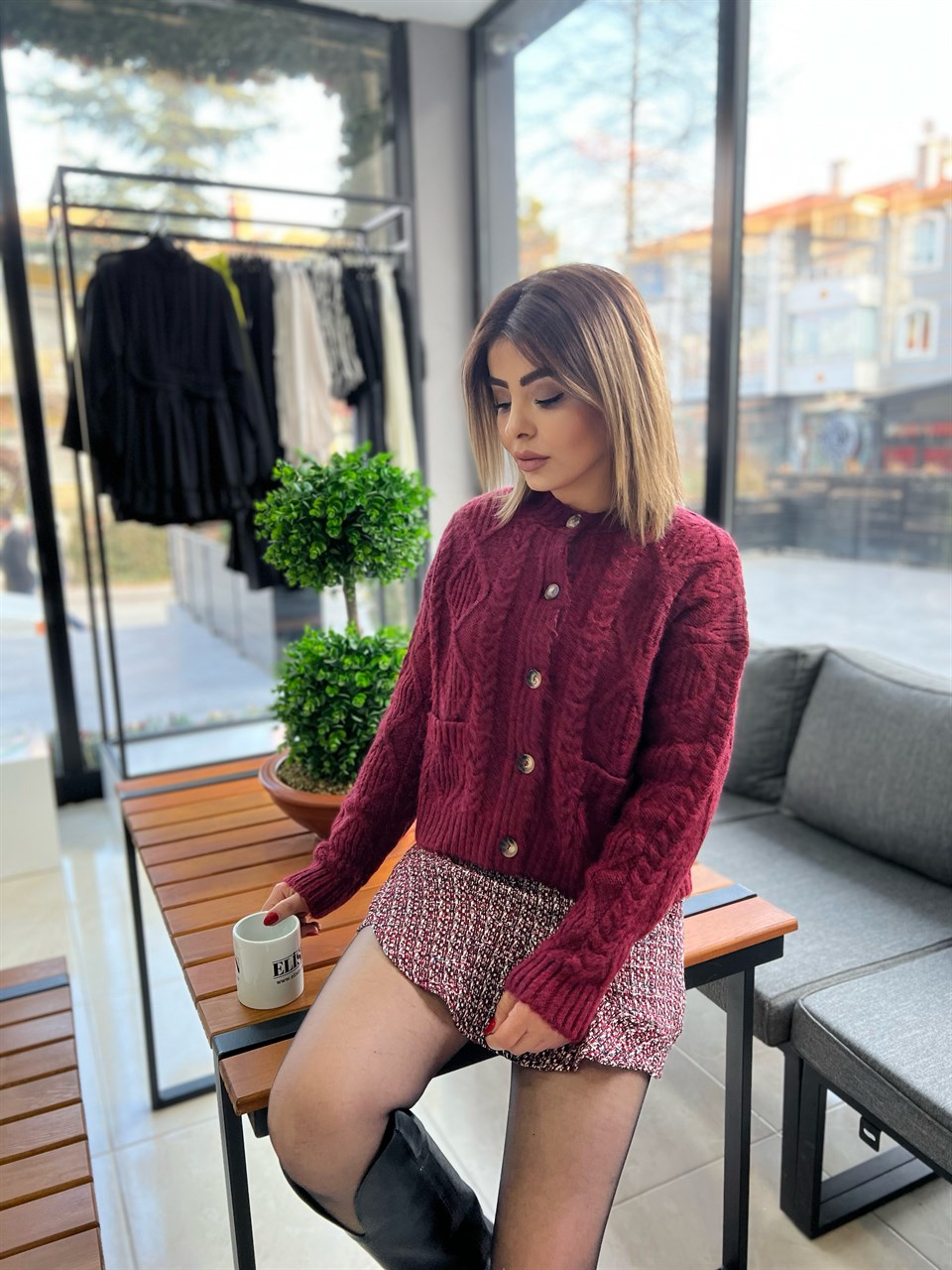 كارديجان محبوك بلون بورغندي مع جيوب
