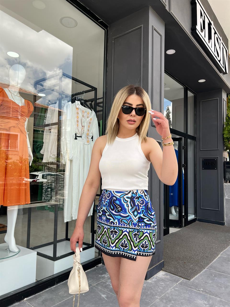 Patterned Front Flap Short Skirt