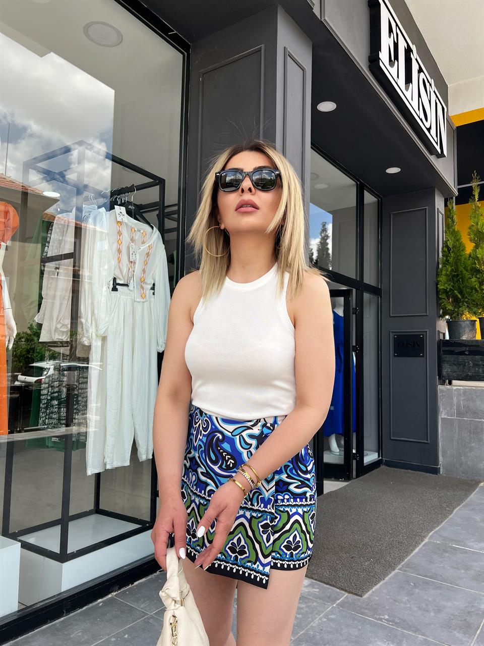 Patterned Front Flap Short Skirt