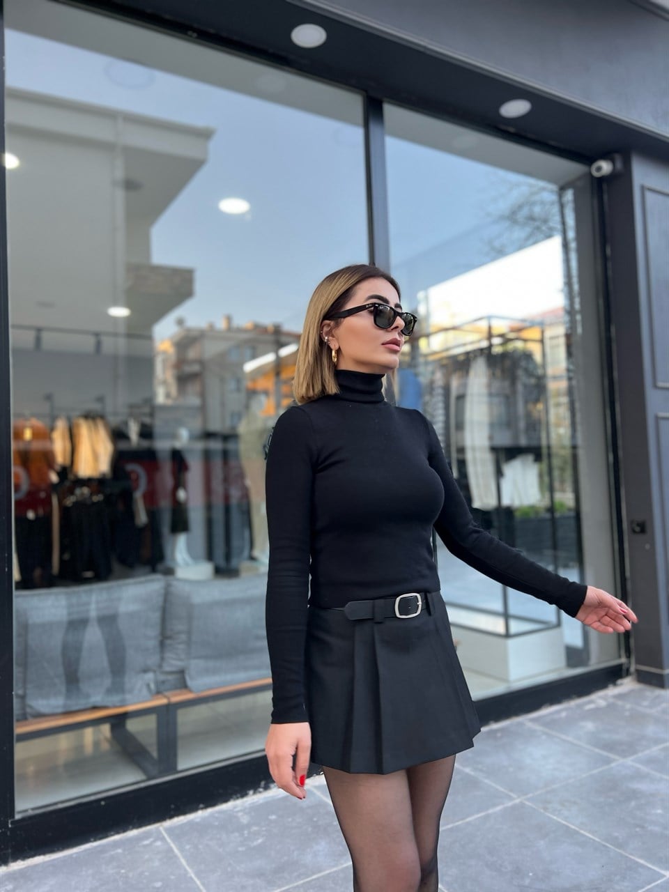 Dilvin Turtleneck Sweater, Black