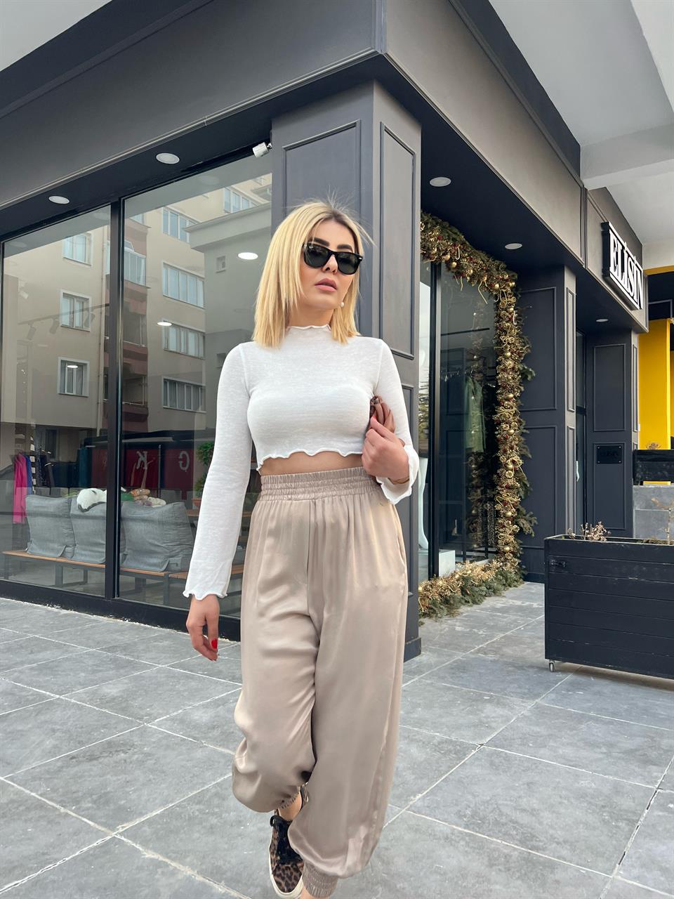 Off-white High-neck Crop Blouse