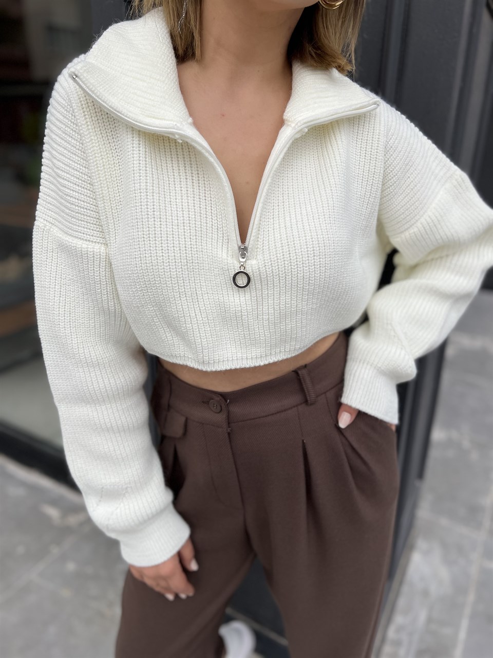 Ekru Fermuarlı Crop Kazak