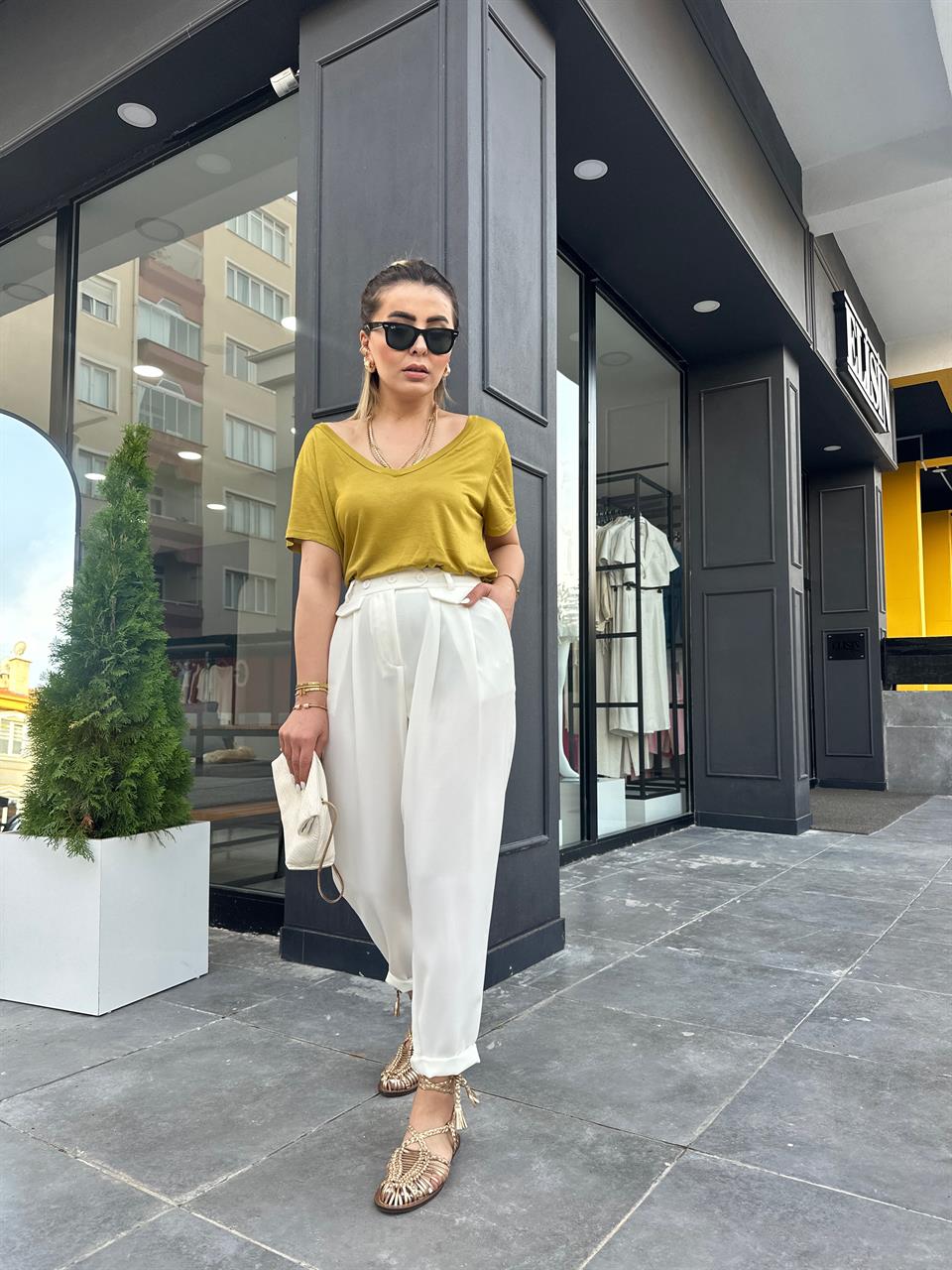 Off-White Flap Pocket Waist Button Detail Trousers