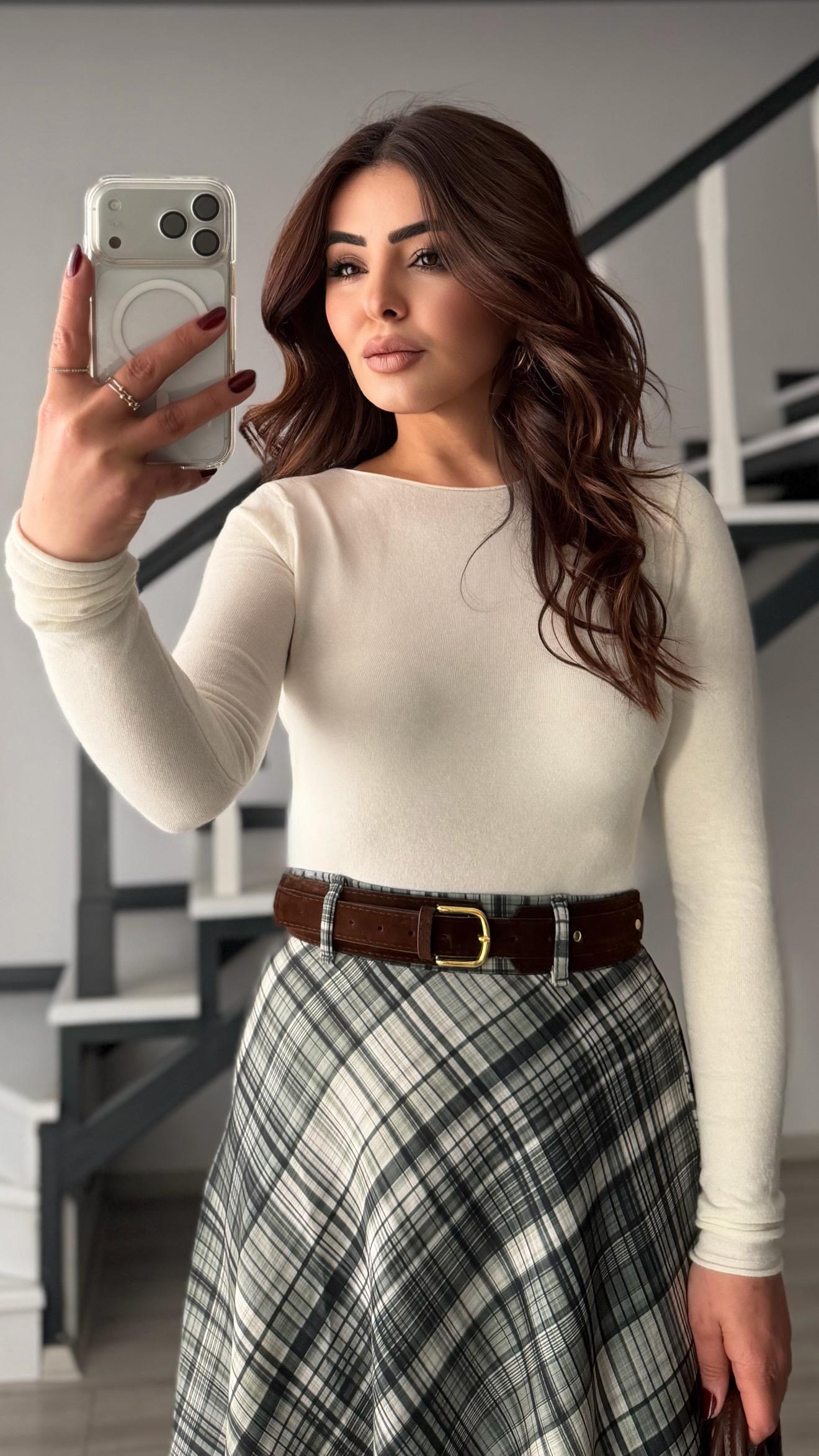 Off-white boat neck cashmere blouse