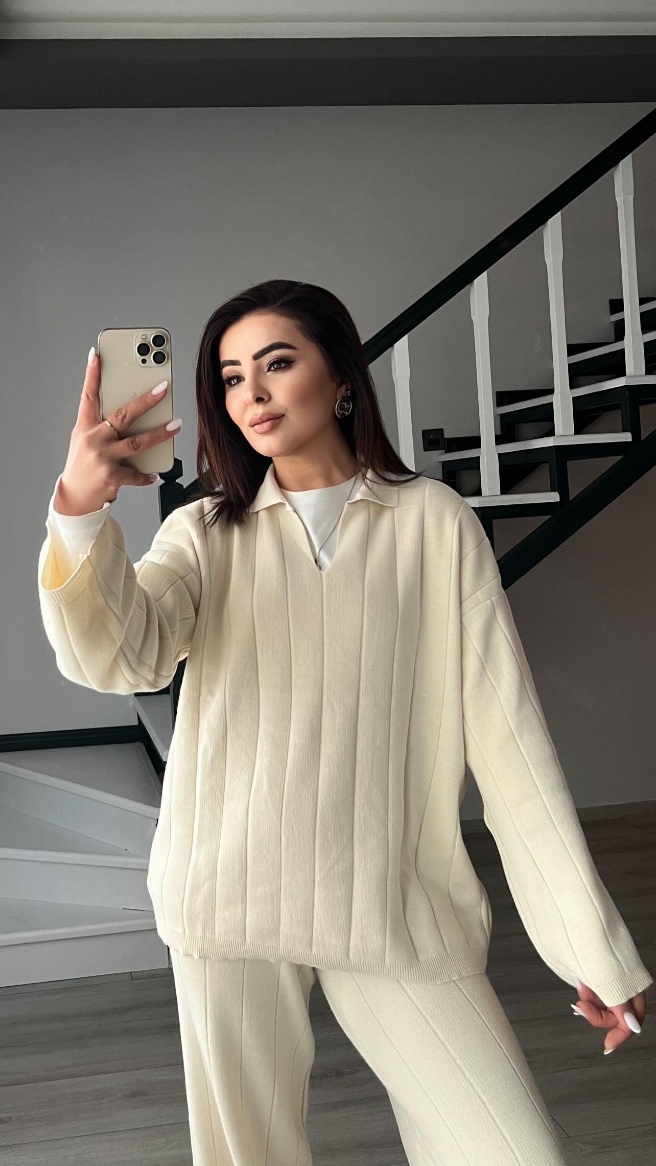 Off-white Polo Collar Knit Set