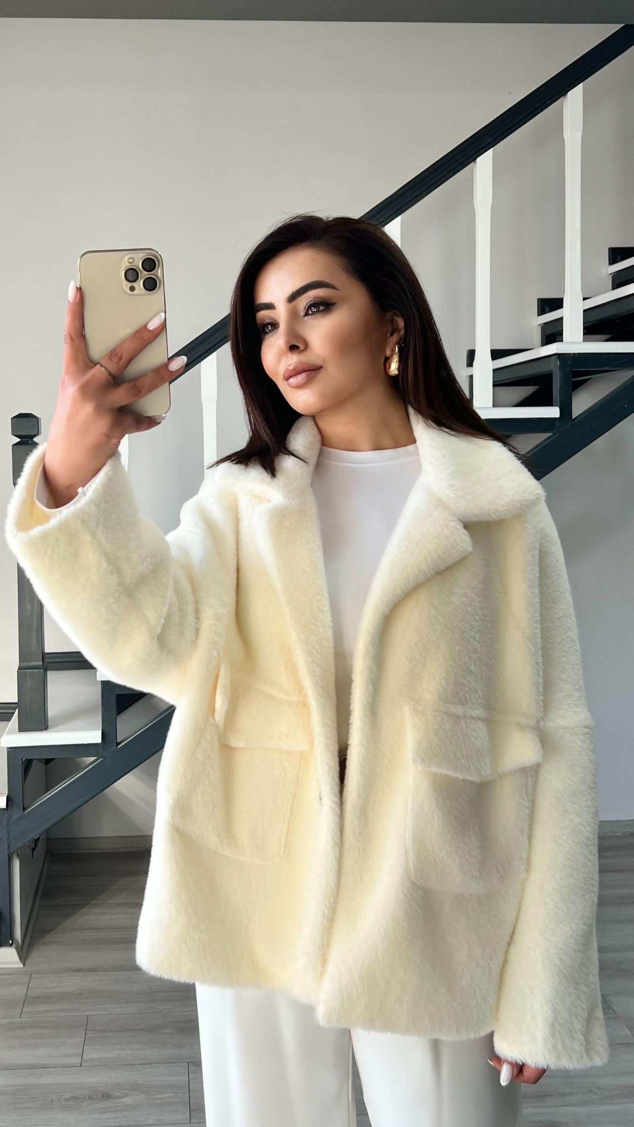 Ekru Premium Büyük Cepli Peluş Kürk 