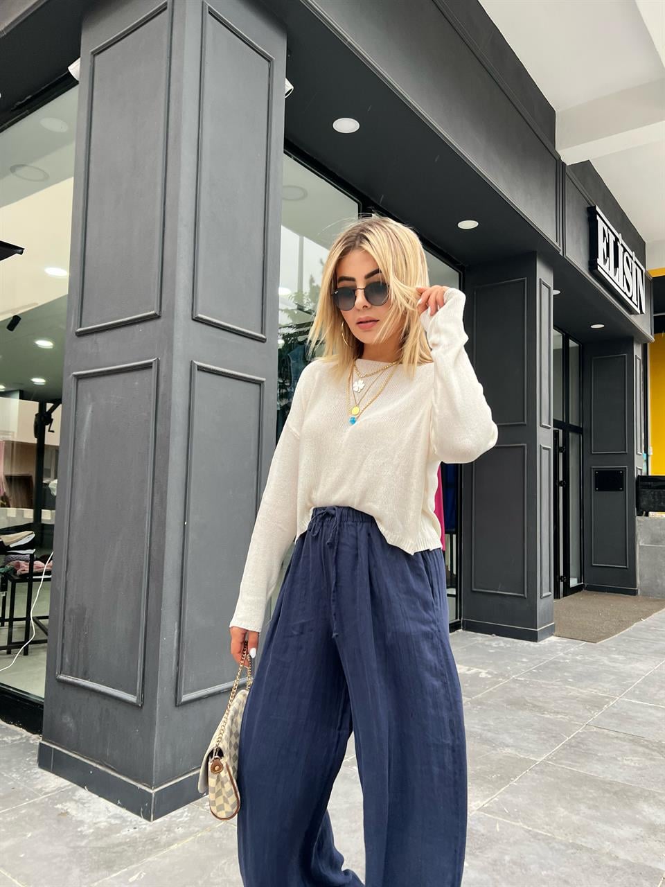 Off-white Loose Fit Thin Knit Sweater