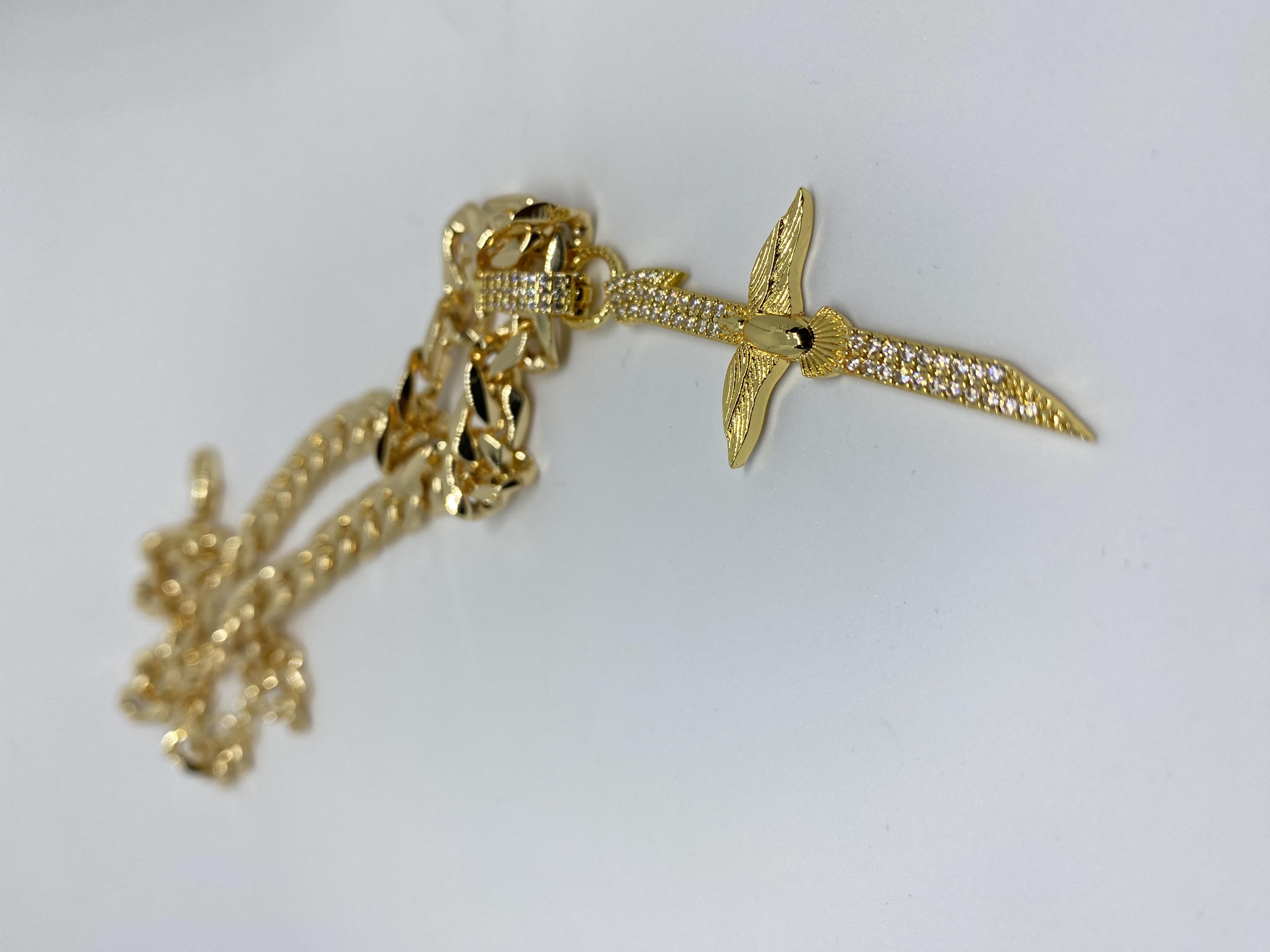 Elif Model Zirkon Taş Detaylı Anka Kuş Kolye 