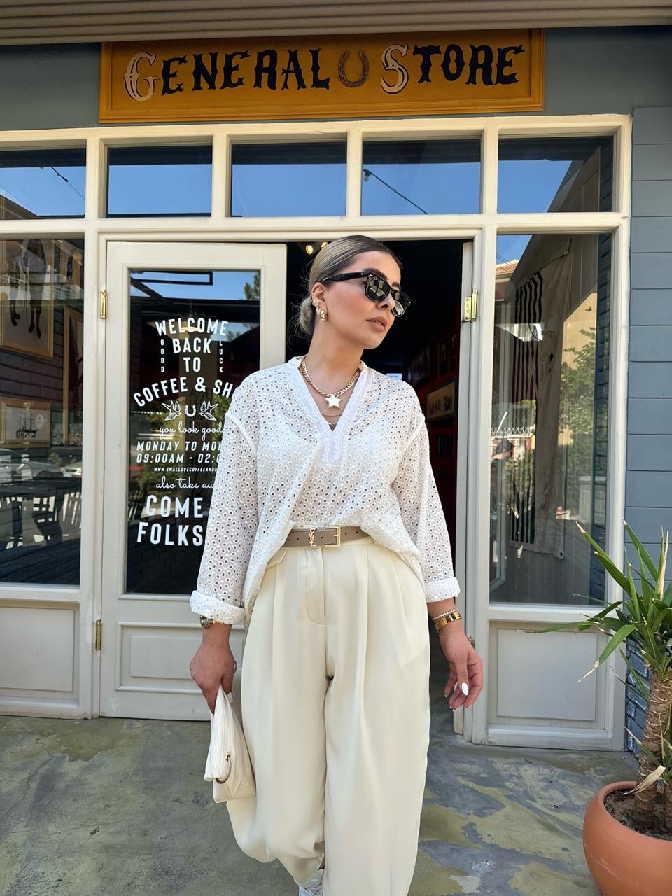 Frilled V-Neck Loose Blouse