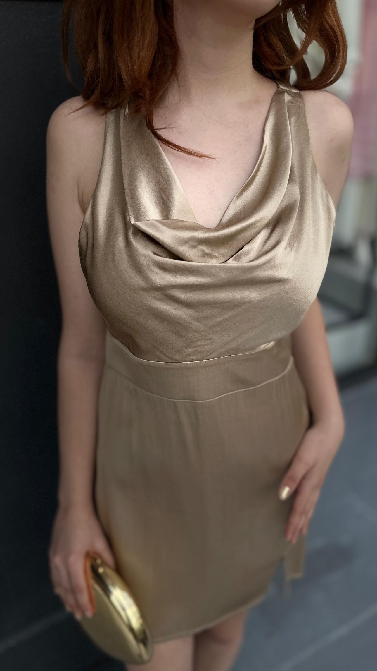 Gold Degaje Mini Yırtmaçlı Elbise
