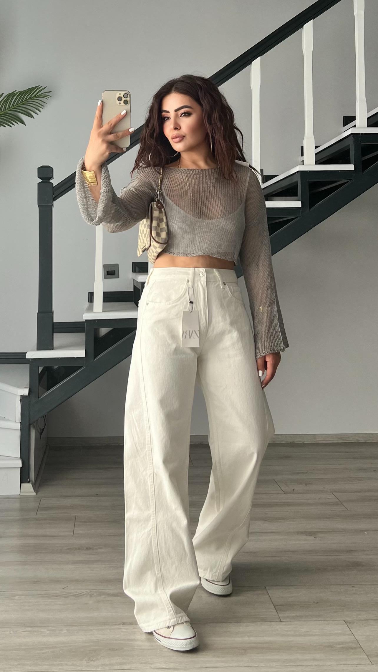 بلوزة قصيرة رمادية اللون من قماش ميرسيريزد