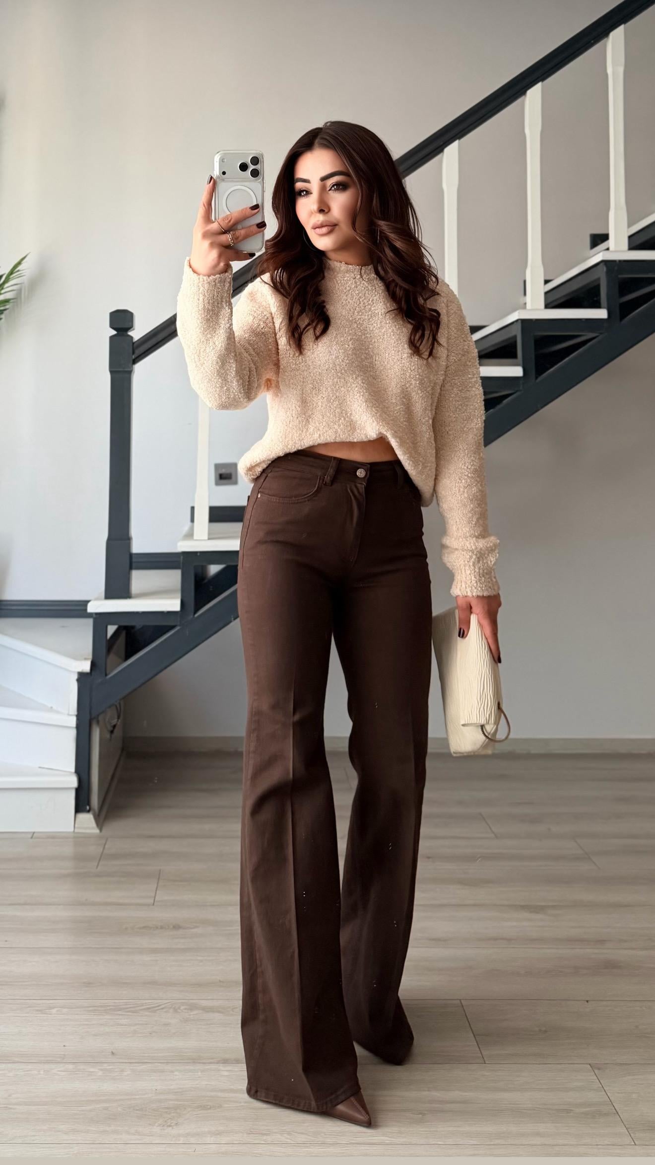 Coffee-colored Lycra Spanish-style flared jeans