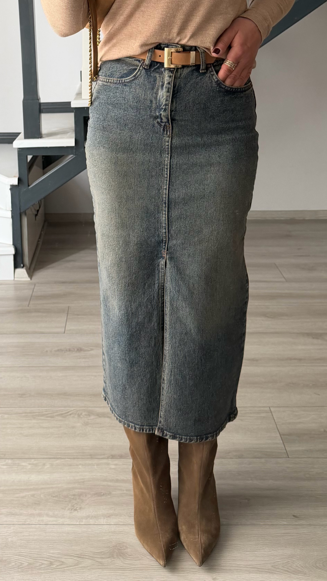 Kahve Tintli Kemerli Likralı Midi Denim Etek