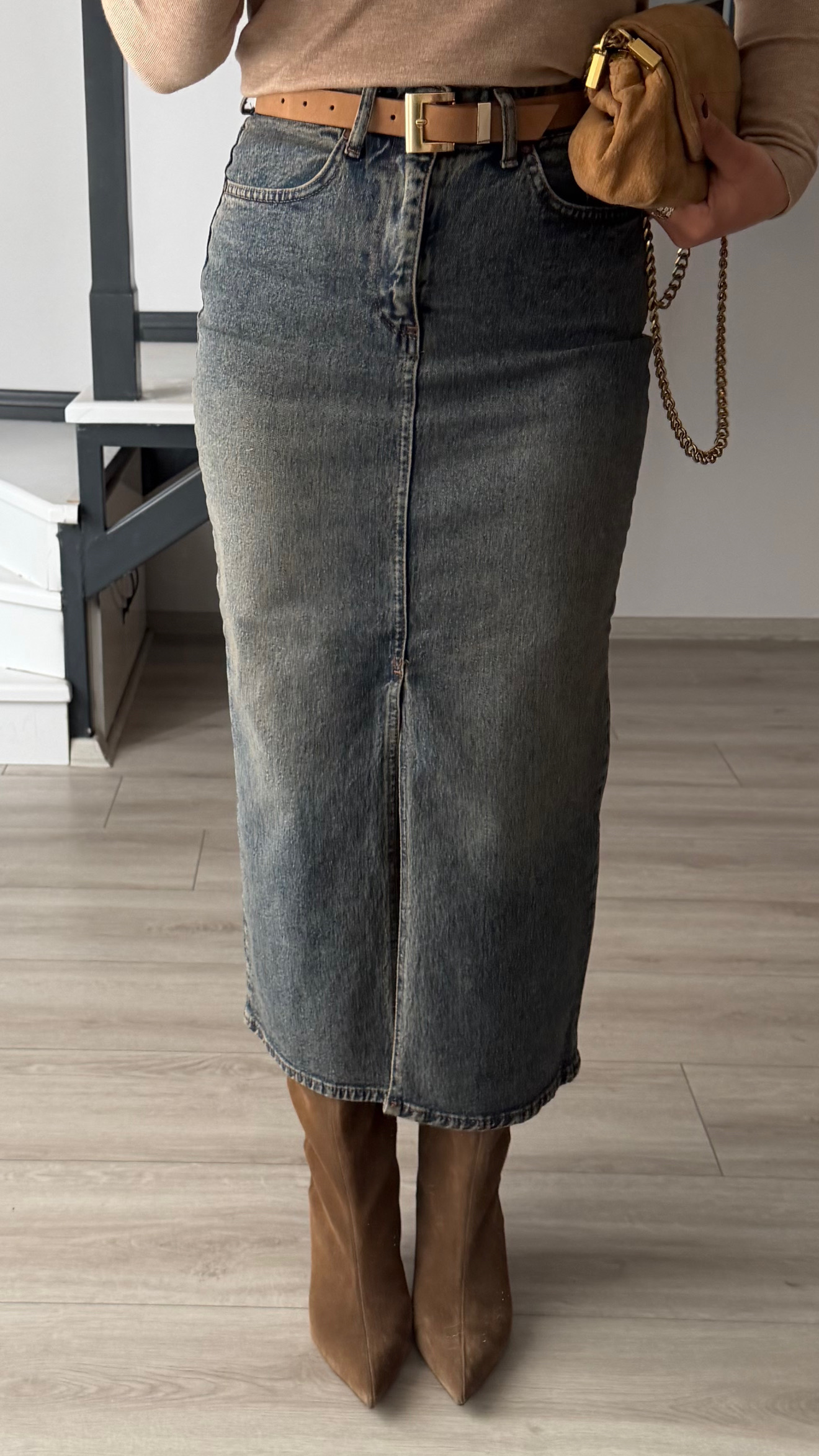 Kahve Tintli Kemerli Likralı Midi Denim Etek