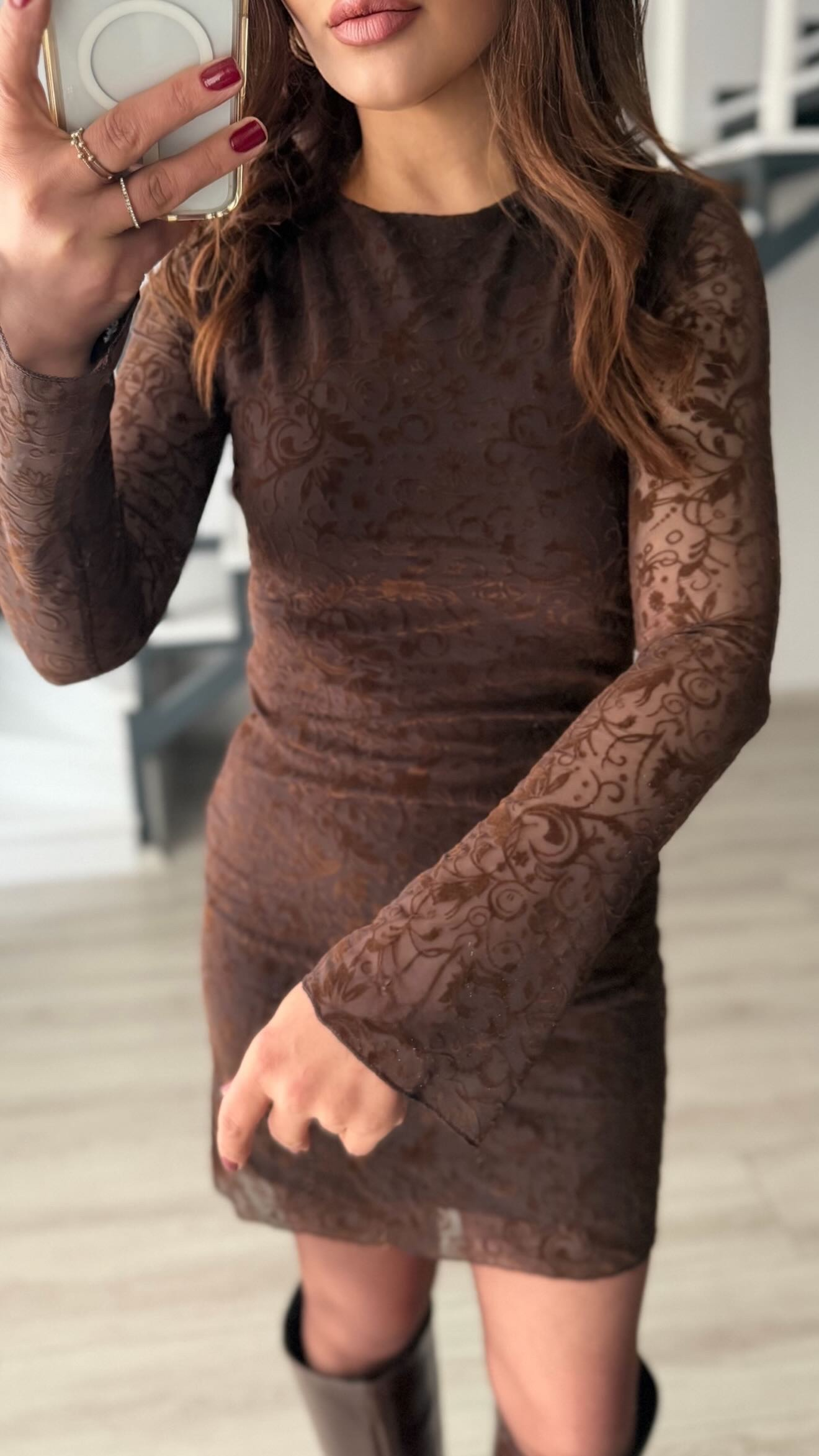 Kahve Tül Kabartma Desenli Astarlı Elbise