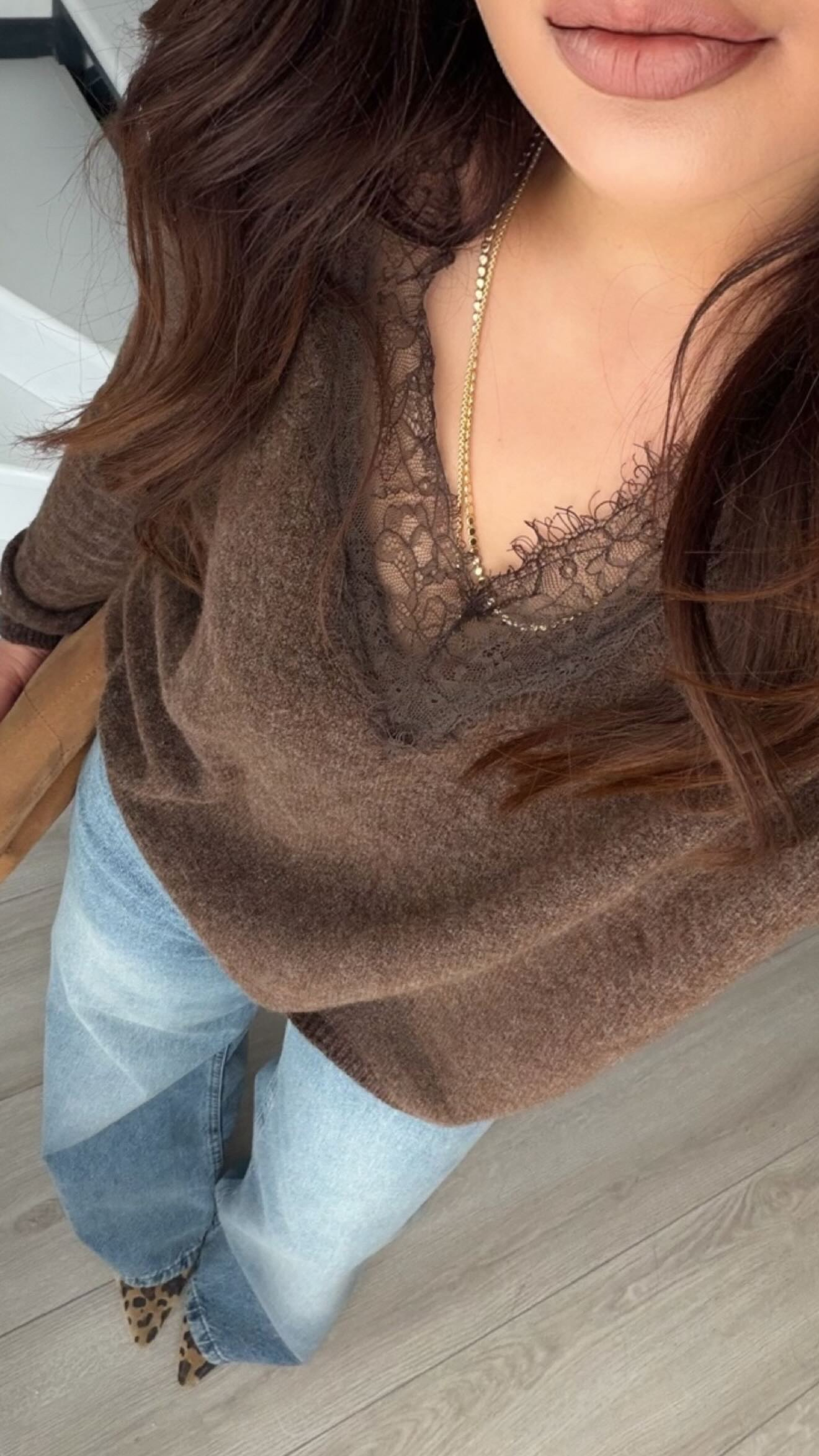 Kahve Yakadan Dantelli Merserize Bluz