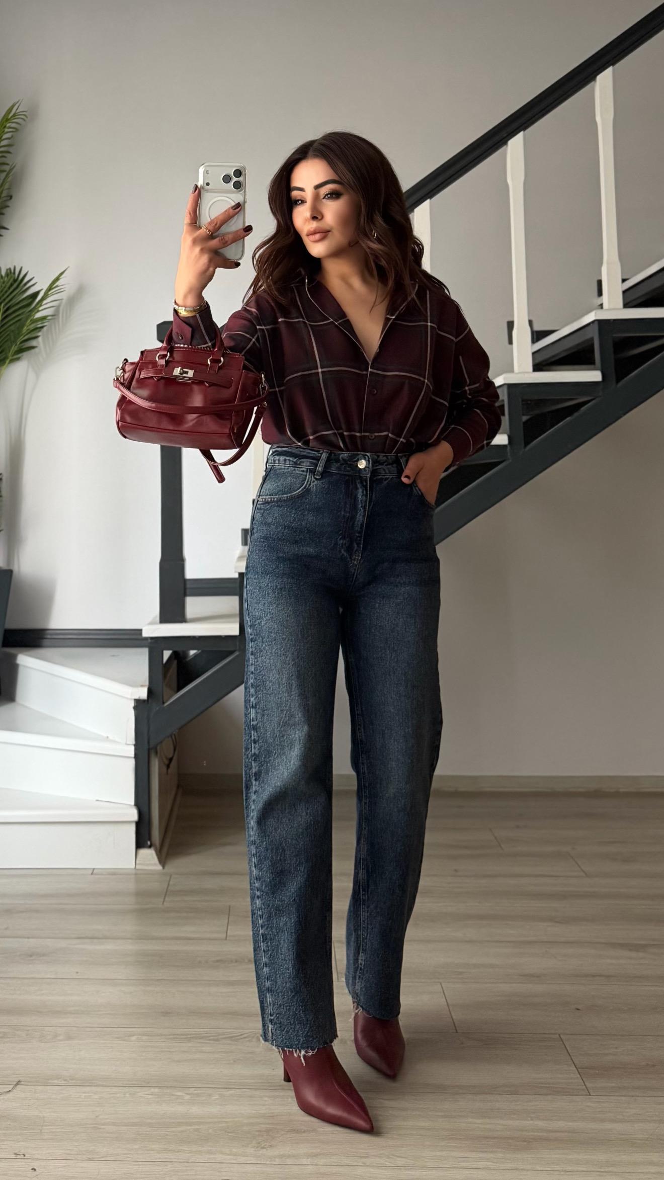Koyu Mavi Kesik Paça Straight Jean