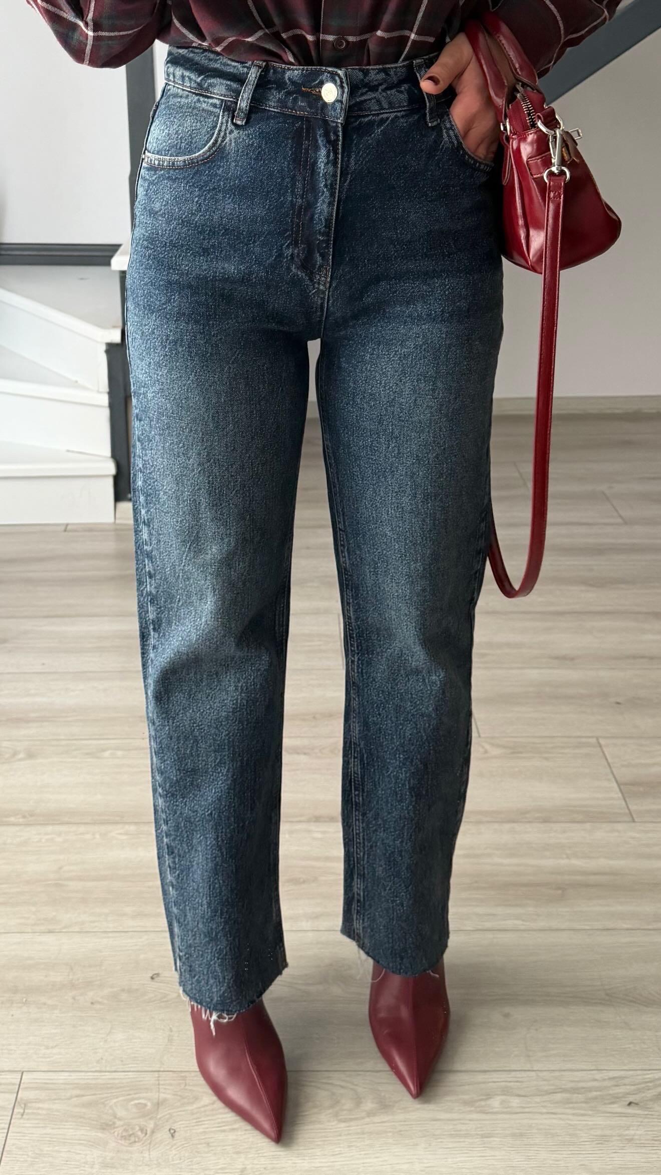 Koyu Mavi Kesik Paça Straight Jean